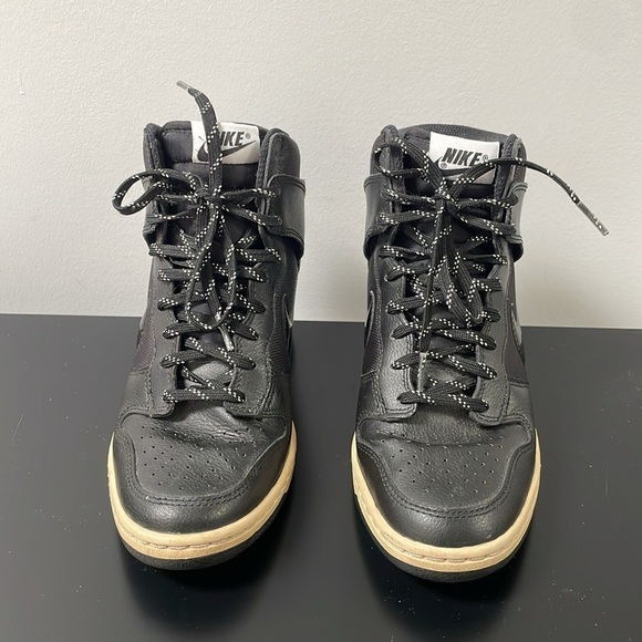 Nike womens Dunk Sky High Essential sneaker US7 Black Wedge Shoes - Picture 2 of 10